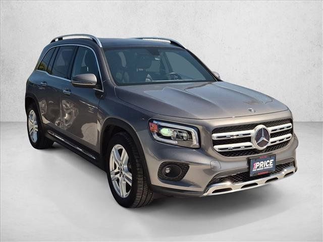 Used 2021 Mercedes-Benz GLB 250 4MATIC image 3