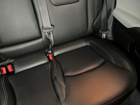 Used 2025 Jeep Compass Limited image 38