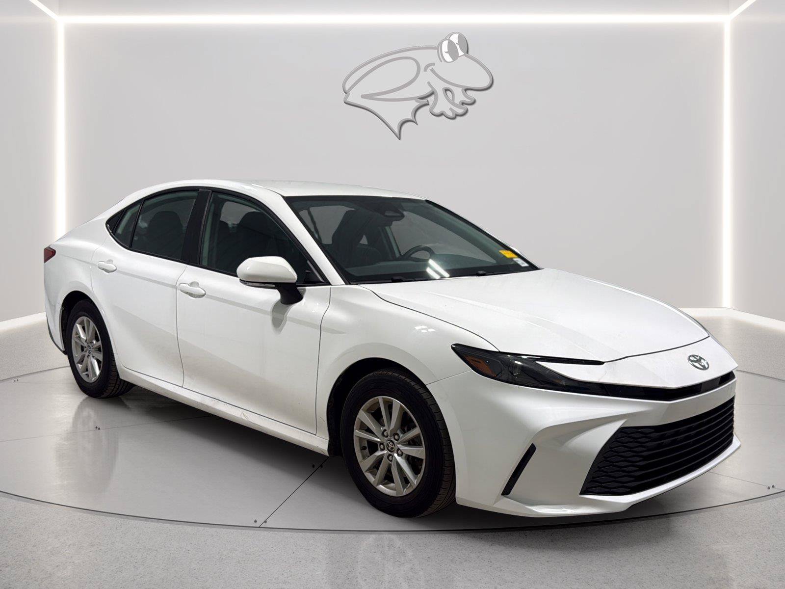 Used 2025 Toyota Camry LE FWD image 7