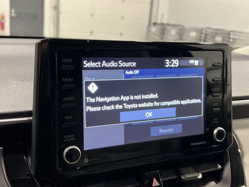 Used 2022 Toyota Corolla Cross LE image 17