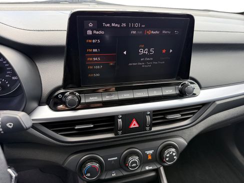 Used 2023 Kia Forte LXS w/ LXS Technology Package FWD image 12
