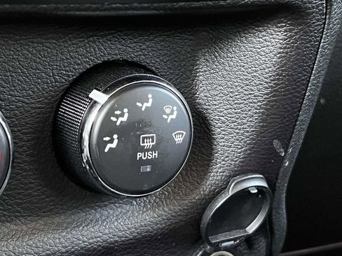 Used 2018 Jeep Wrangler Unlimited Sport S AWD/4WD image 30