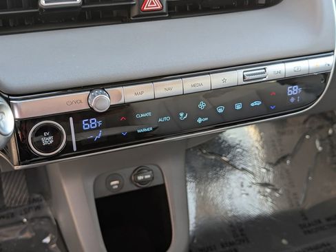 Used 2024 Hyundai Ioniq 5 Limited image 29