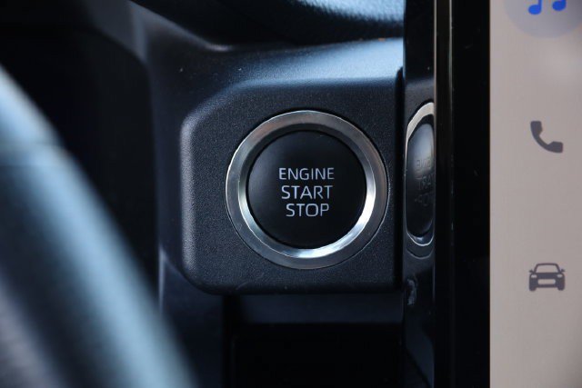 Used 2025 Toyota 4Runner Limited AWD/4WD image 16