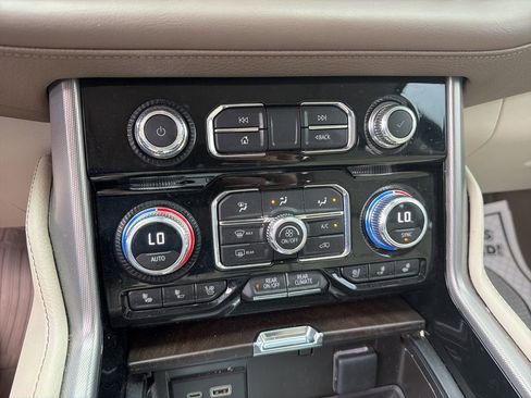Used 2023 GMC Yukon Denali image 25