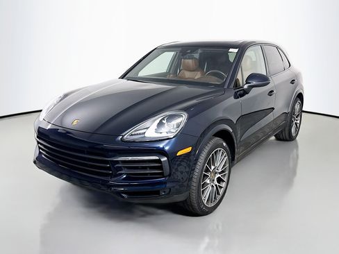 Used 2023 Porsche Cayenne image 4