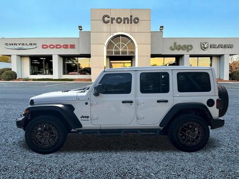 Used 2022 Jeep Wrangler Unlimited Sport w/ Sun And Sound Package AWD/4WD image 6