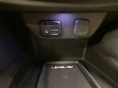 Used 2023 Chevrolet Traverse Premier image 15