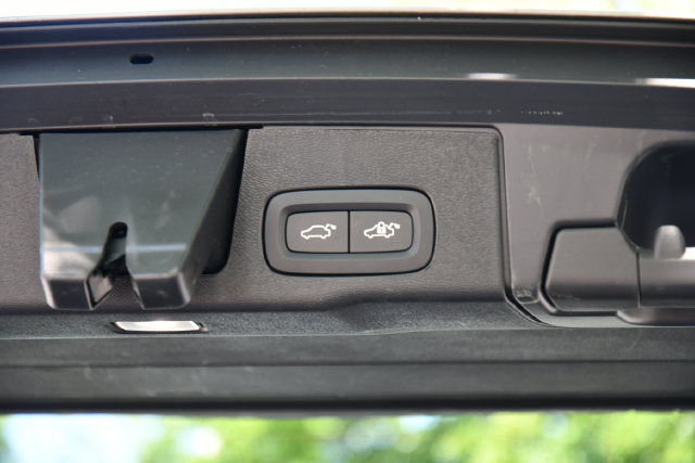 Used 2026 Volvo XC60 B5 Plus AWD/4WD image 32