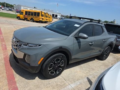Used 2023 Hyundai Santa Cruz SEL Premium AWD/4WD image 2