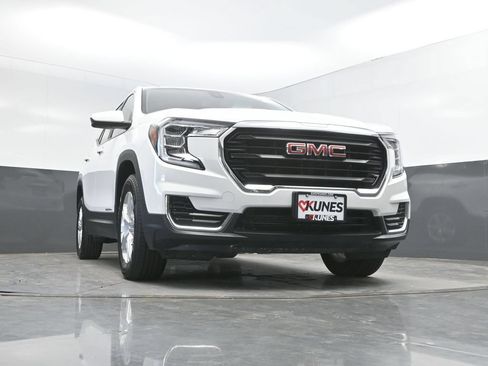 Used 2024 GMC Terrain SLE AWD/4WD image 33