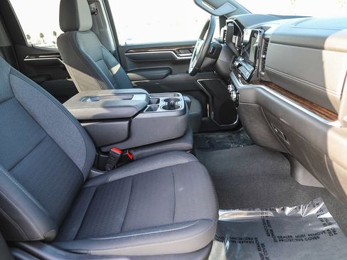 Used 2024 GMC Sierra 1500 Elevation image 16