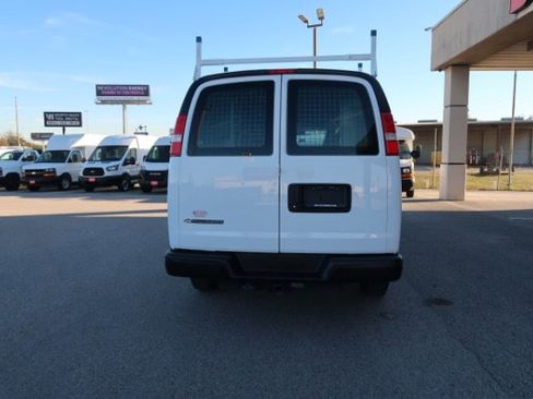 Used 2021 Chevrolet Express 2500 w/ Driver Convenience Package image 5