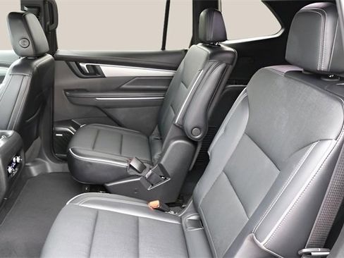 Used 2025 Buick Enclave Preferred image 15