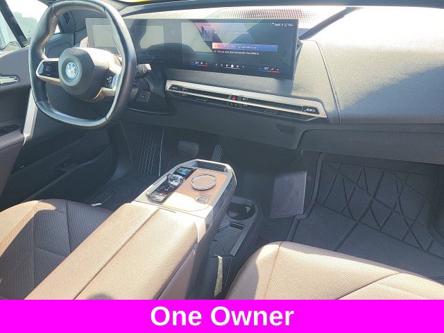 Used 2024 BMW iX xDrive50 w/ Premium Package AWD/4WD image 4