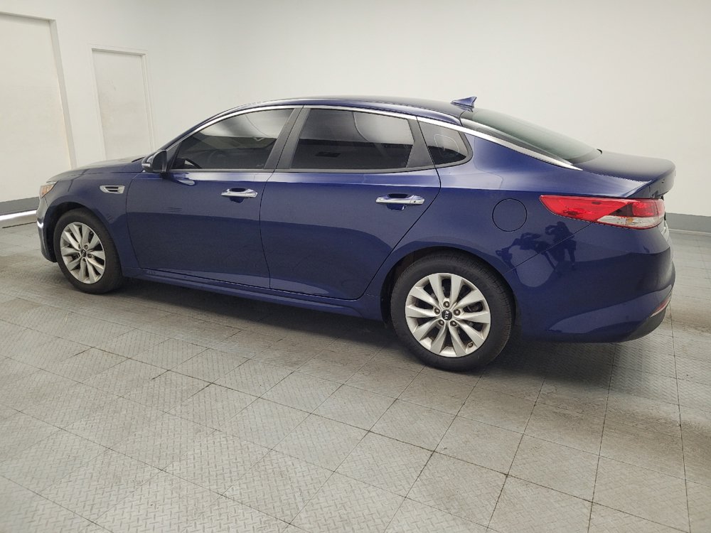 Used 2018 Kia Optima LX w/ 17" Alloy Wheels Package FWD image 3