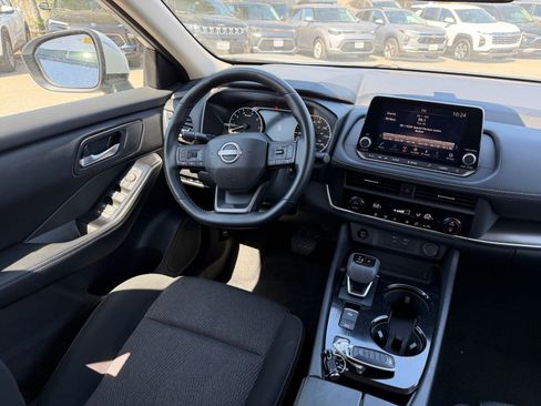 Used 2025 Nissan Rogue SV FWD image 36