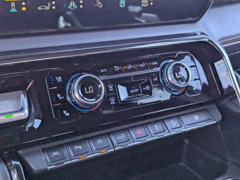 Used 2023 GMC Sierra 1500 AT4 w/ AT4 Premium Package image 22