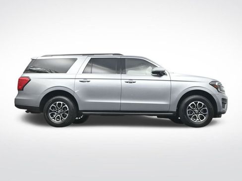 Used 2024 Ford Expedition Max XLT image 34