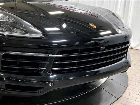 Used 2022 Porsche Cayenne image 33