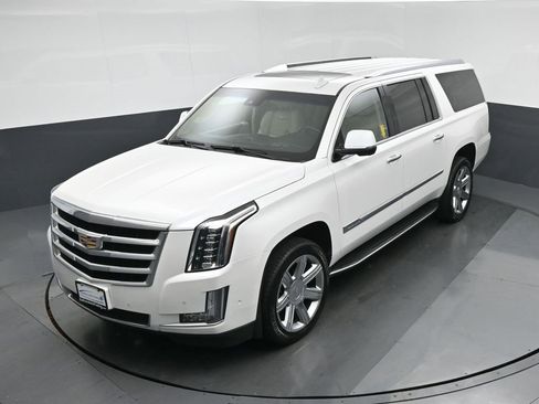 Used 2018 Cadillac Escalade ESV Luxury image 79