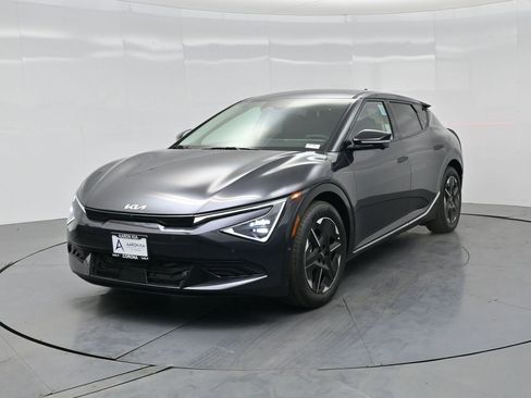 New 2025 Kia EV6 Wind RWD image 1