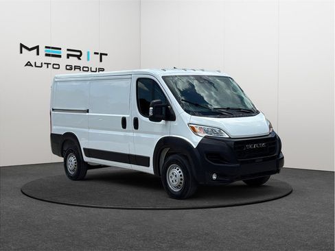 Used 2024 RAM ProMaster 2500 w/ Convenience Group FWD image 1