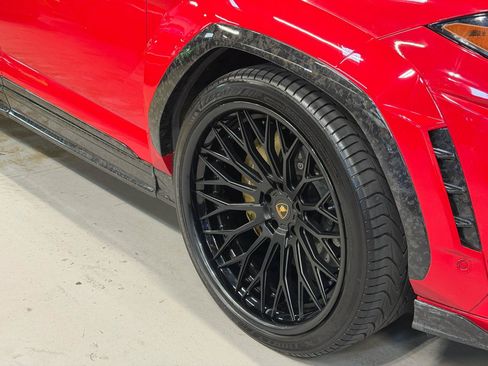 Used 2019 Lamborghini Urus AWD/4WD image 15