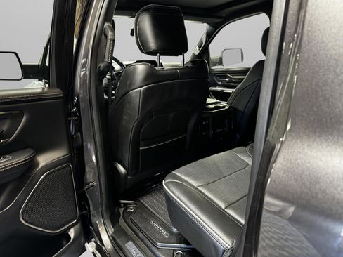 Used 2020 RAM 1500 Limited w/ Body Color Bumper Group image 10