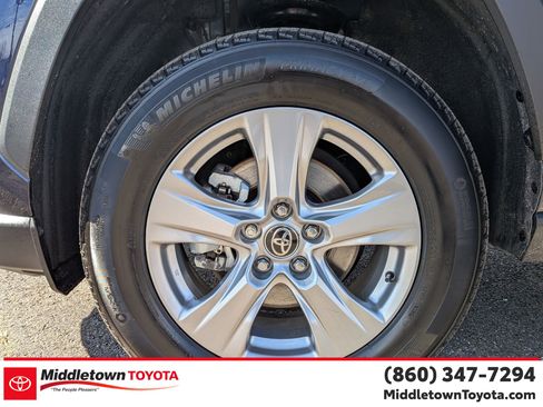 Used 2025 Toyota RAV4 XLE image 9