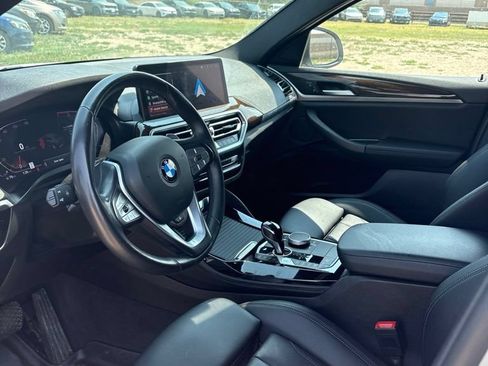 Used 2024 BMW X4 xDrive30i w/ Parking Assistance Package AWD/4WD image 9