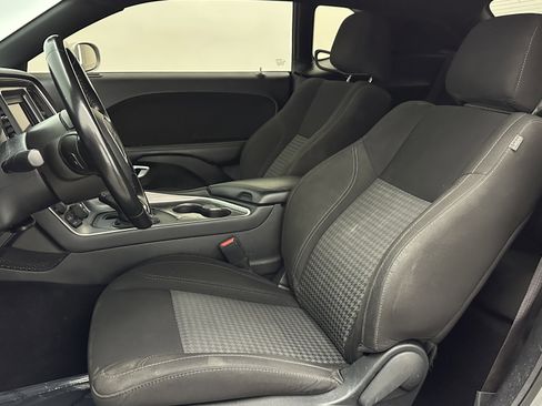 Used 2021 Dodge Challenger SXT image 13