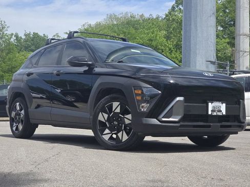 Used 2024 Hyundai Kona SEL w/ Convenience Package FWD image 2