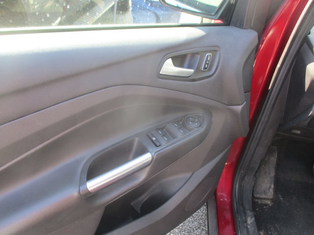 Used 2015 Ford Escape SE FWD image 10