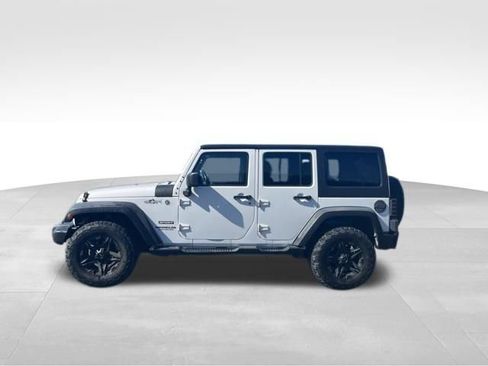 Used 2012 Jeep Wrangler Unlimited Sport AWD/4WD image 2