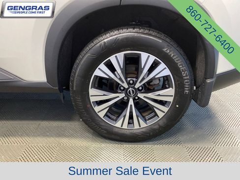 Used 2023 Nissan Rogue SV AWD/4WD image 30