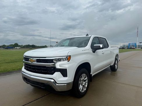 Used 2023 Chevrolet Silverado 1500 LT AWD/4WD image 9