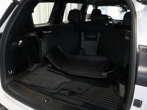 Used 2023 Jeep Grand Cherokee L Laredo AWD/4WD image 15