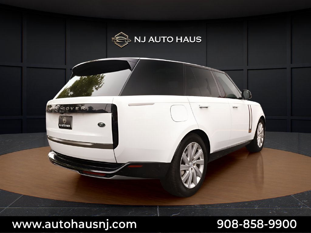 Used 2023 Land Rover Range Rover SE AWD/4WD image 7