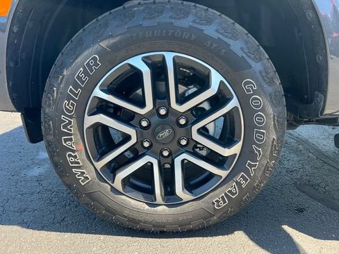 Used 2024 Ford Ranger Lariat w/ FX4 Off-Road Package AWD/4WD image 31