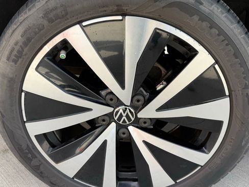 Used 2022 Volkswagen Taos SE FWD image 10