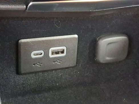 Used 2025 Cadillac XT4 Sport image 24