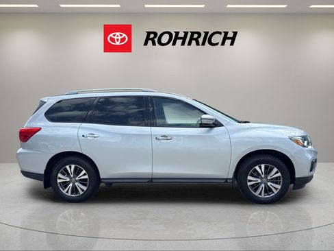 Used 2019 Nissan Pathfinder S AWD/4WD image 5