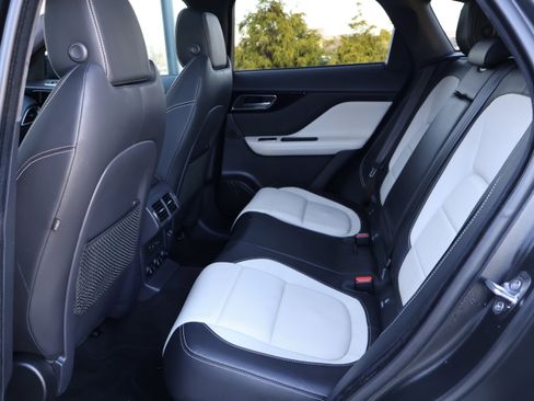 Used 2020 Jaguar F-PACE R-Sport image 15