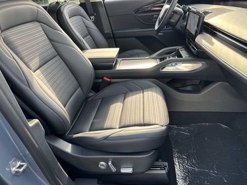 New 2026 Lincoln Nautilus Reserve image 9