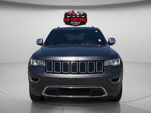 Used 2017 Jeep Grand Cherokee Limited AWD/4WD image 2