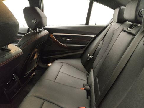 Used 2018 BMW 330i xDrive Sedan AWD/4WD image 18