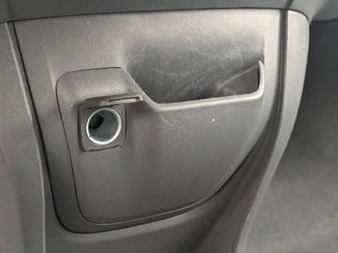 Used 2021 Chevrolet Bolt LT image 32