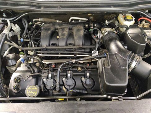 Used 2019 Ford Explorer XLT FWD image 30