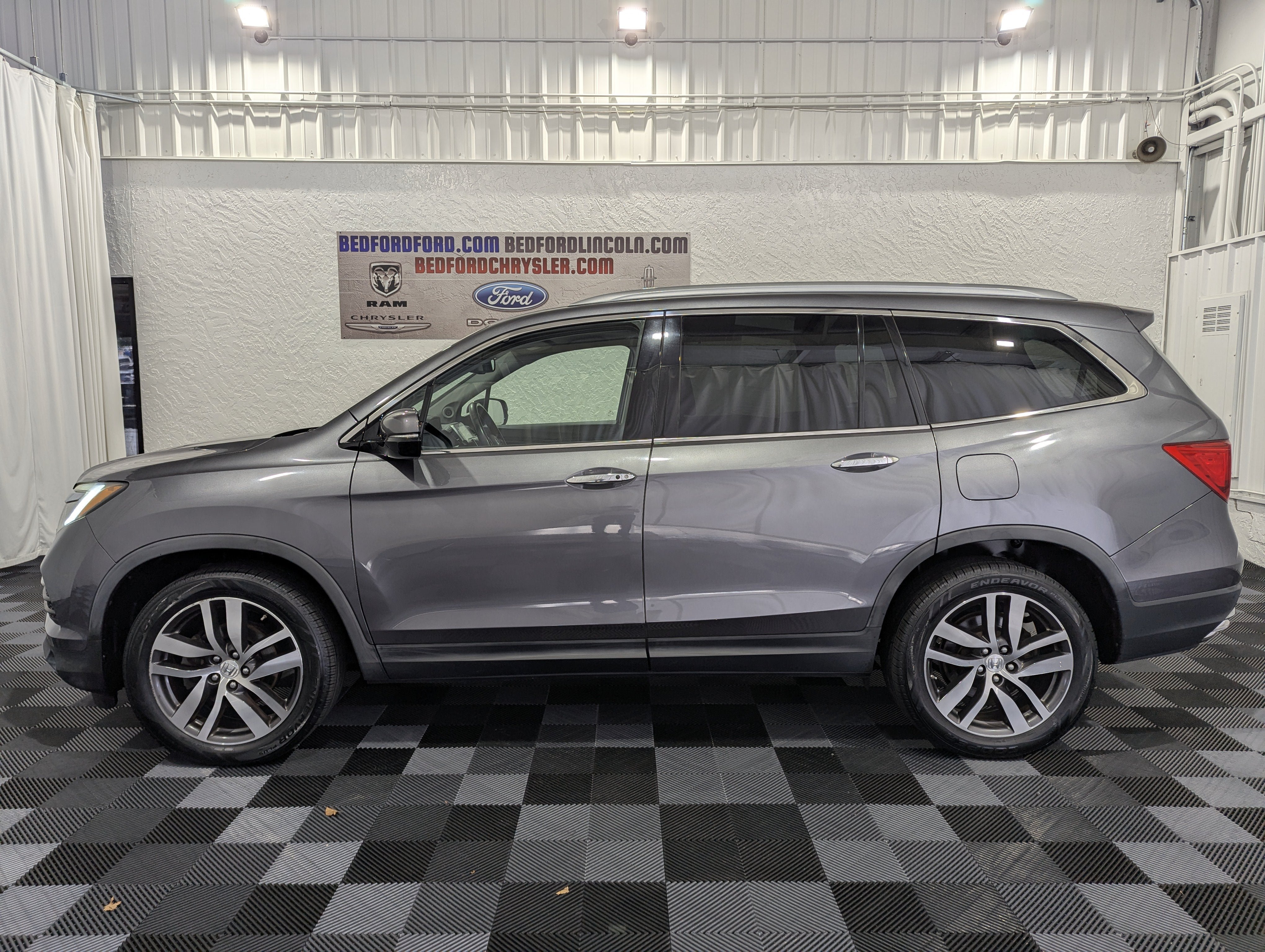 Used 2016 Honda Pilot Elite image 2
